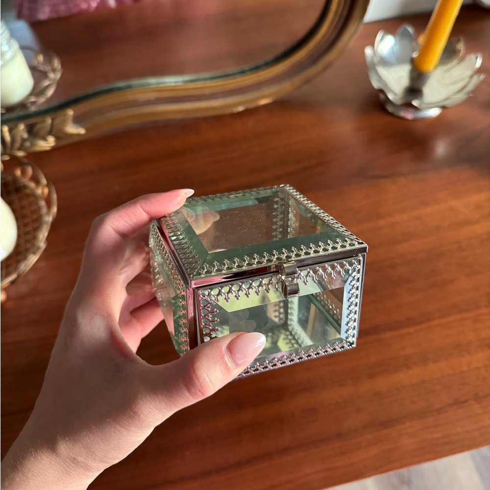 Vintage Nicole Miller Home Trinket Jewelry Box Glass Mirrored Silver Tone